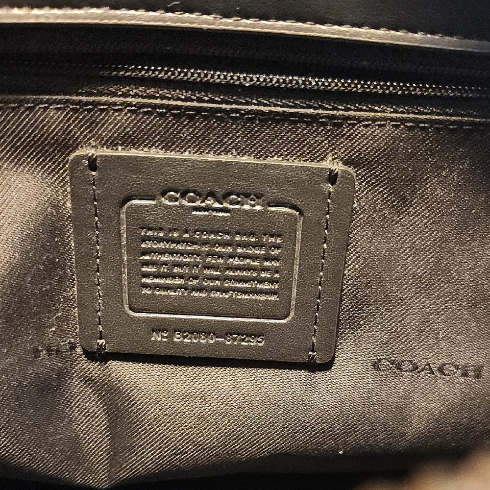 Black Leather Handbag - Picture 5 of 8